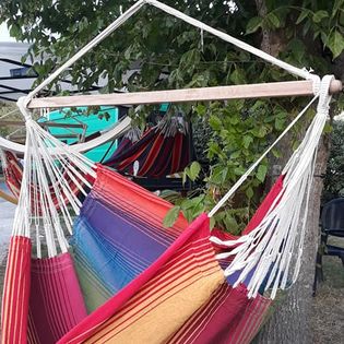 Le hamac est un excellent moyen de se détendre et de se reposer.